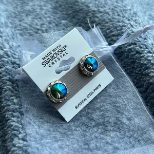 Stud Swarovski crystal earrings , peacock coloring 🦚